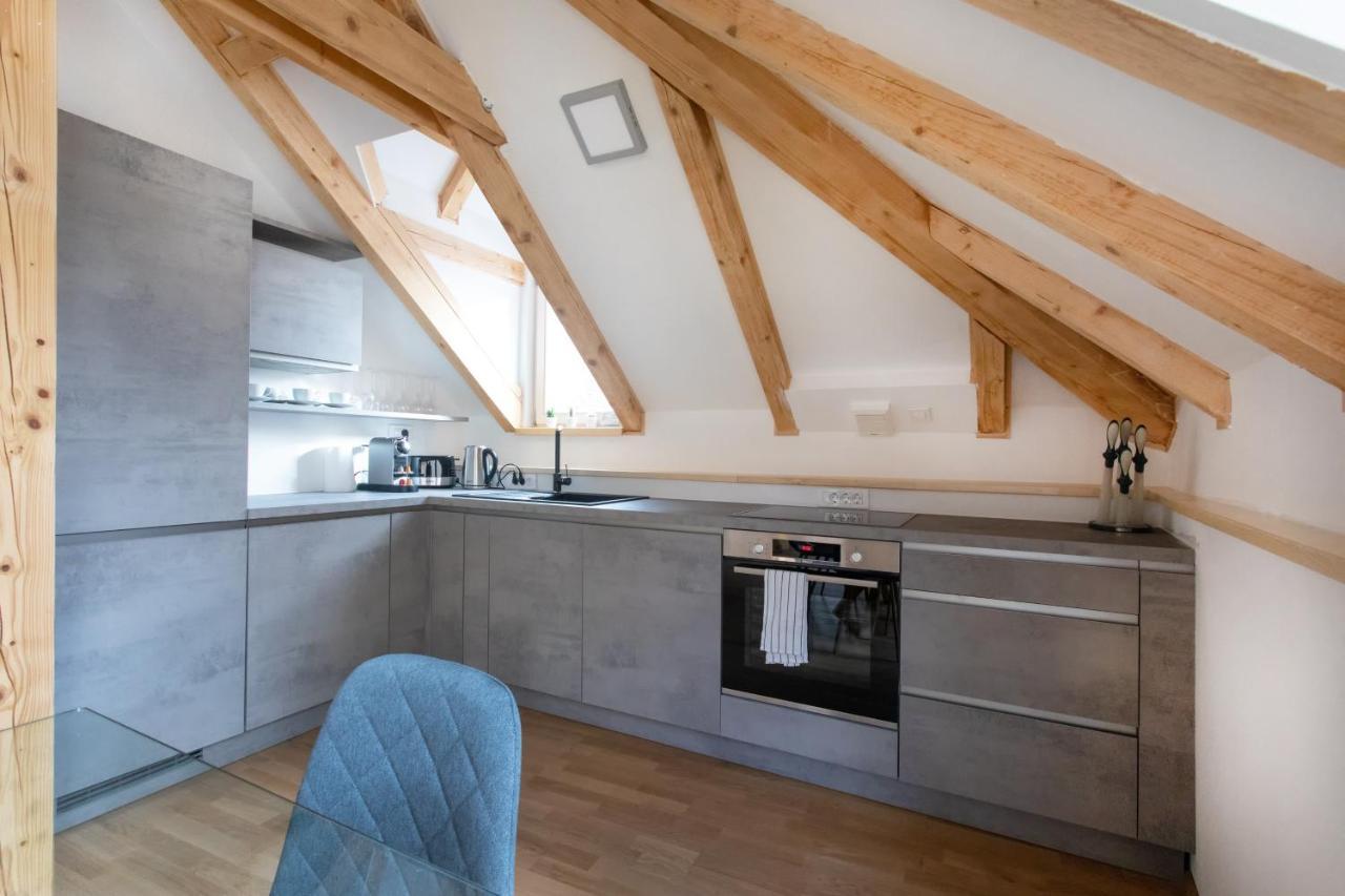 Bright & Spacious Loft In The Heart Of Old Town Ljubljana Exterior photo