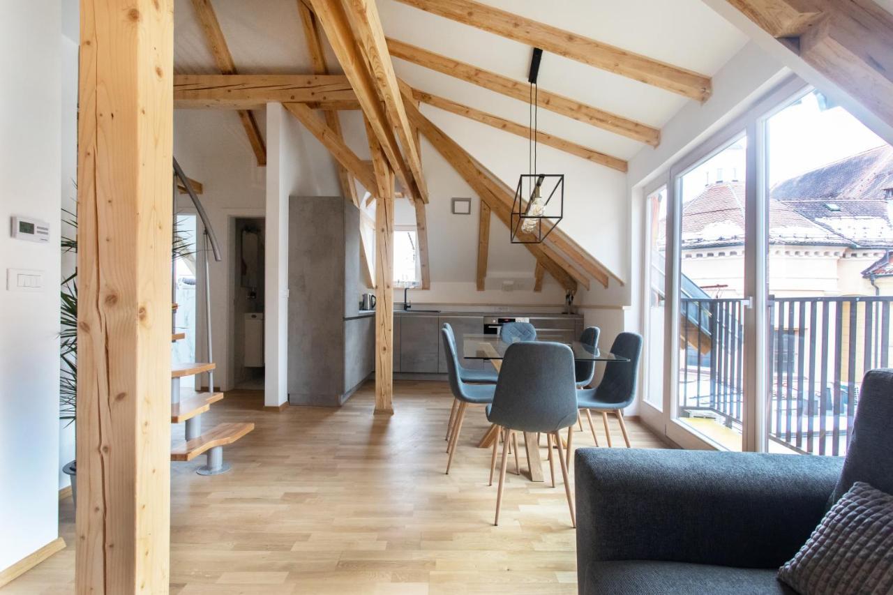 Bright & Spacious Loft In The Heart Of Old Town Ljubljana Exterior photo
