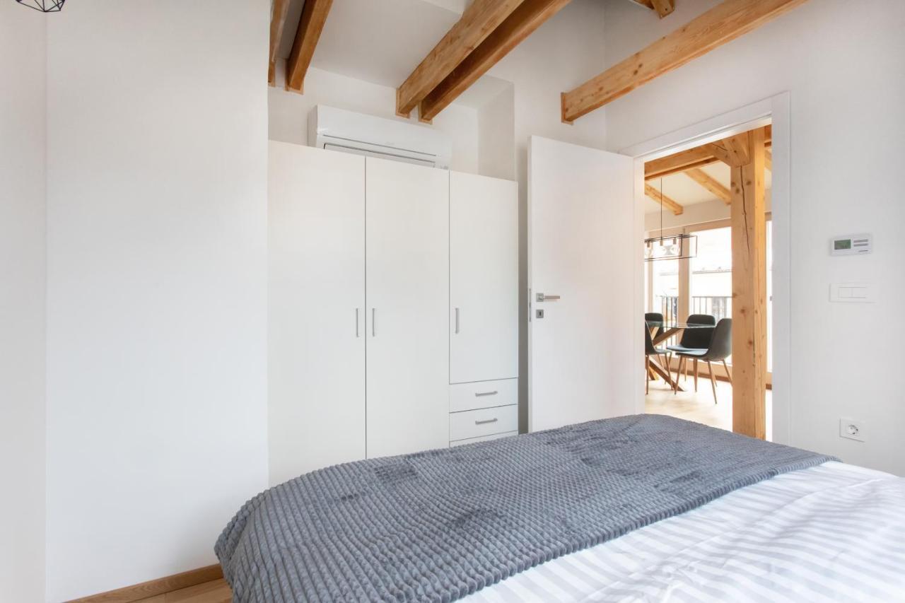 Bright & Spacious Loft In The Heart Of Old Town Ljubljana Exterior photo